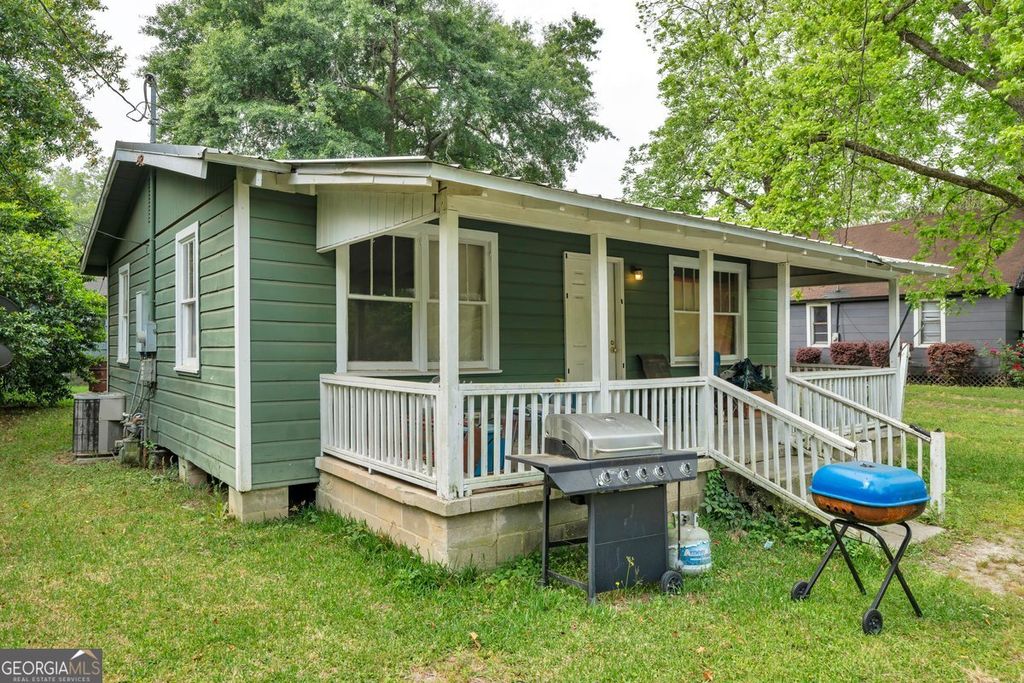 Photo of 512 Oakland Ave, Cordele, GA 31015 (MLS # 10742060)