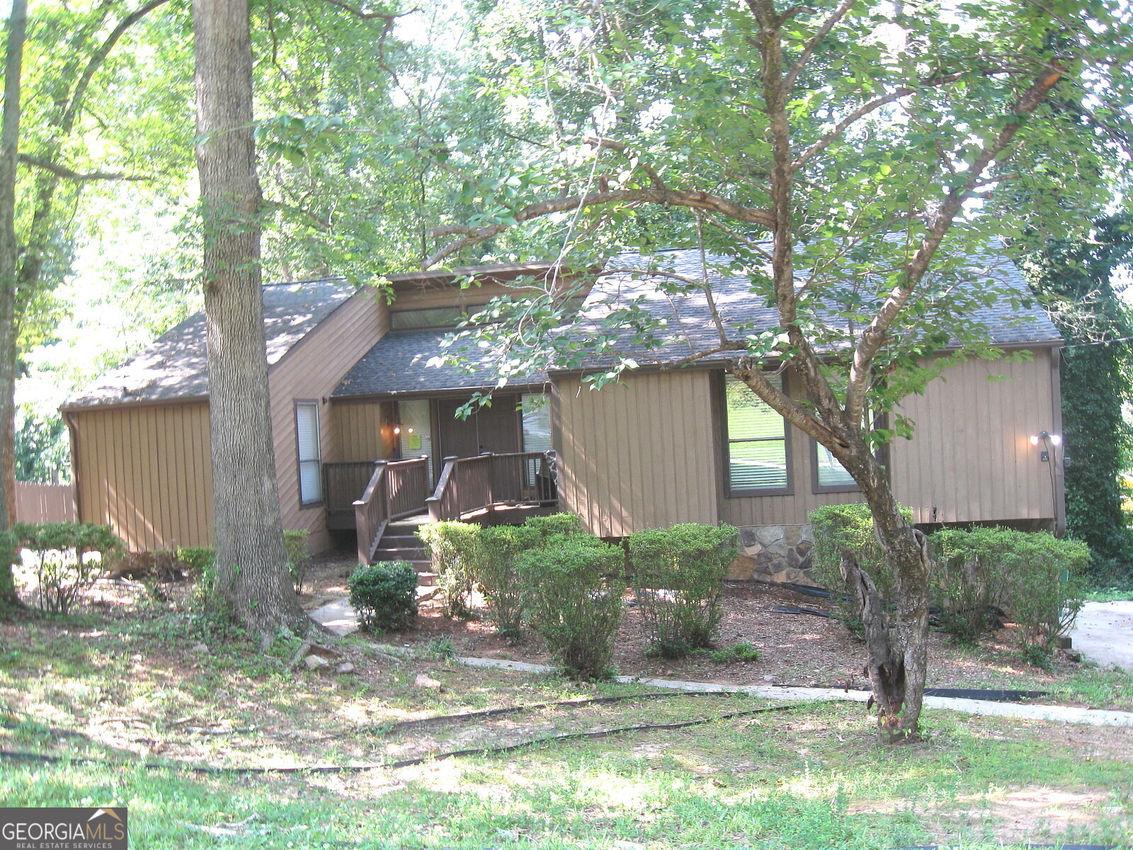 This home is ready for an Investor or someone looking to put a little light work in...just a little. Doesn't need a lot to make it really shine. Good for someone looking to buy at a lower price & renovate. I estimate the ARV to be $325,000. Zillow has a value of $305,000. This home has high ceilings, Hardwoods through out and an elevator that goes from the primary bedroom to the garage. Basement has bedroom with built in bookshelves, bonus rooms & full bath. Lots of unique features to this house.