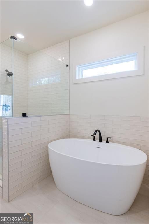 Cumming, Georgia 30028, United States, 5 Bedrooms Bedrooms, ,5 BathroomsBathrooms,Residential,Active,222642