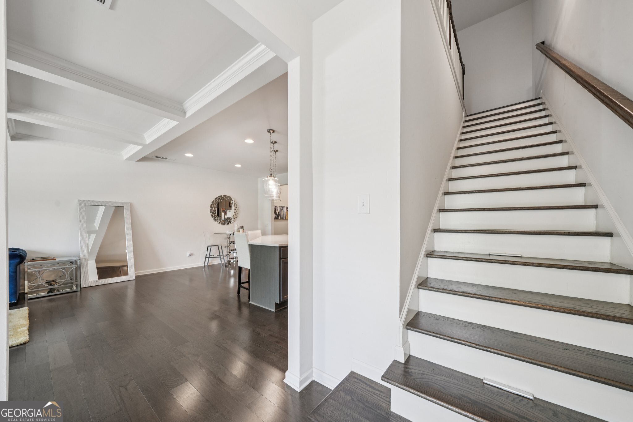 340 Avalon SQ