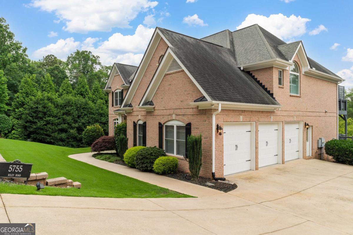 5755 Riley RD