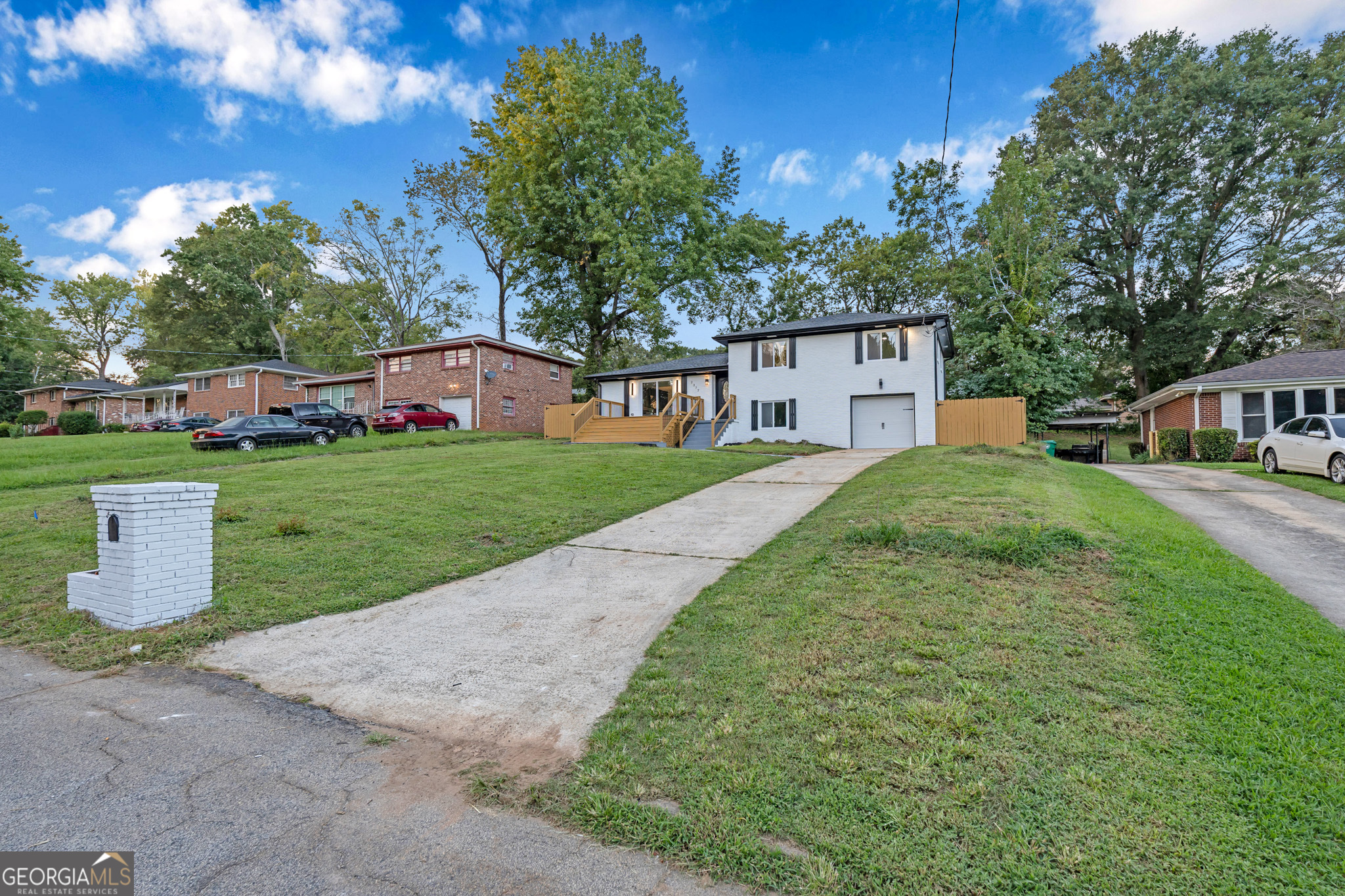 2377 Fontaine CIR