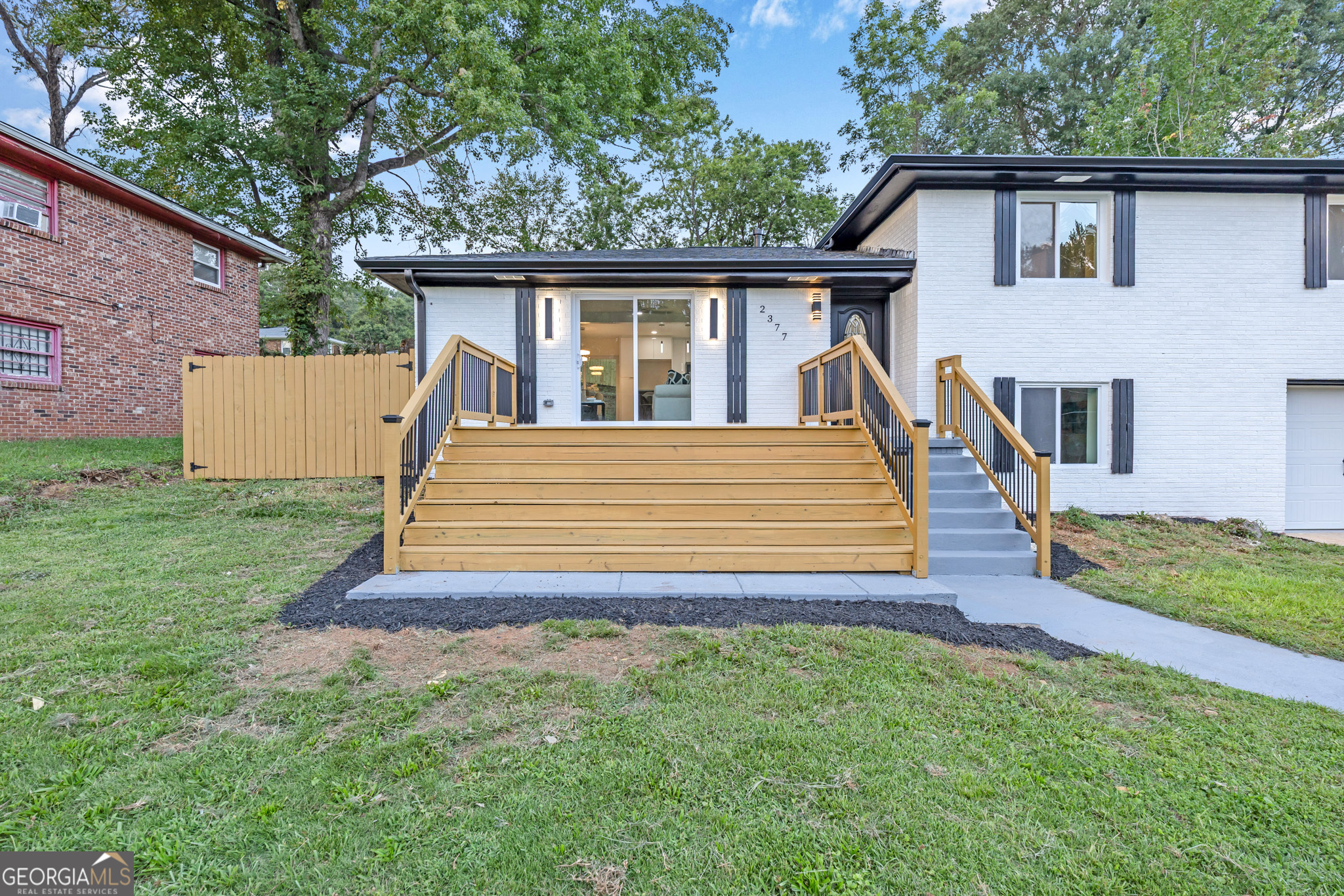 2377 Fontaine CIR