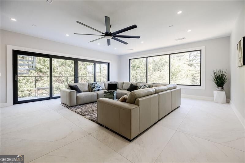 Hunters Trace - Residential