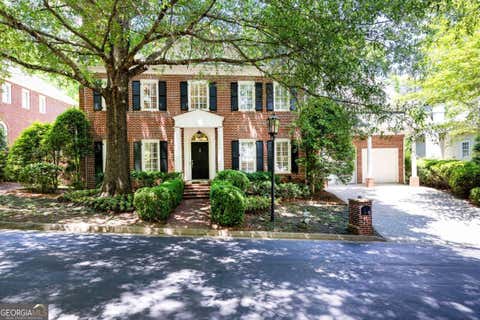 Photo of 15 Old Paces Pl, Atlanta, GA 30327 (MLS # 10800369)