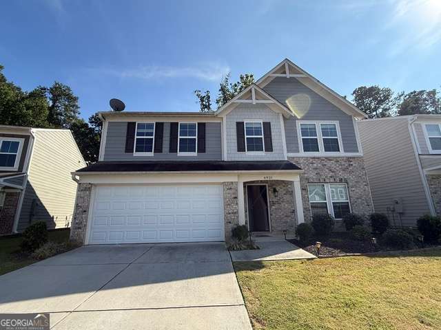 Built in 2018, this home features 4 bedrooms, an open-concept floor plan with a spacious kitchen island, and a private fenced backyard. The property is located in a desirable neighborhood with a great location, making it an ideal choice for comfortable and modern living.