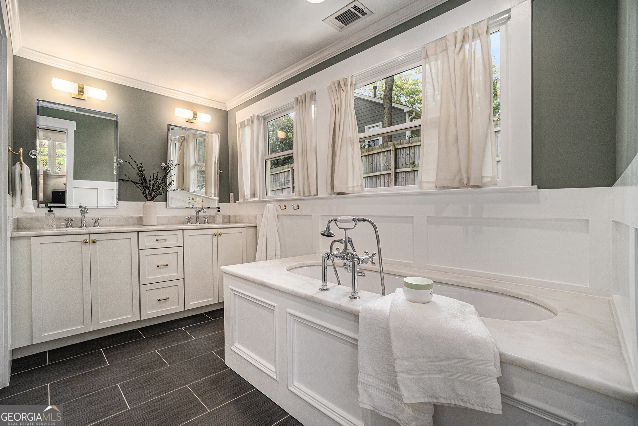 583 Etowah DR NE
