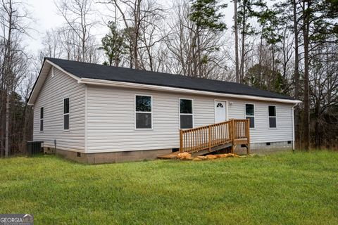 A home in Toccoa