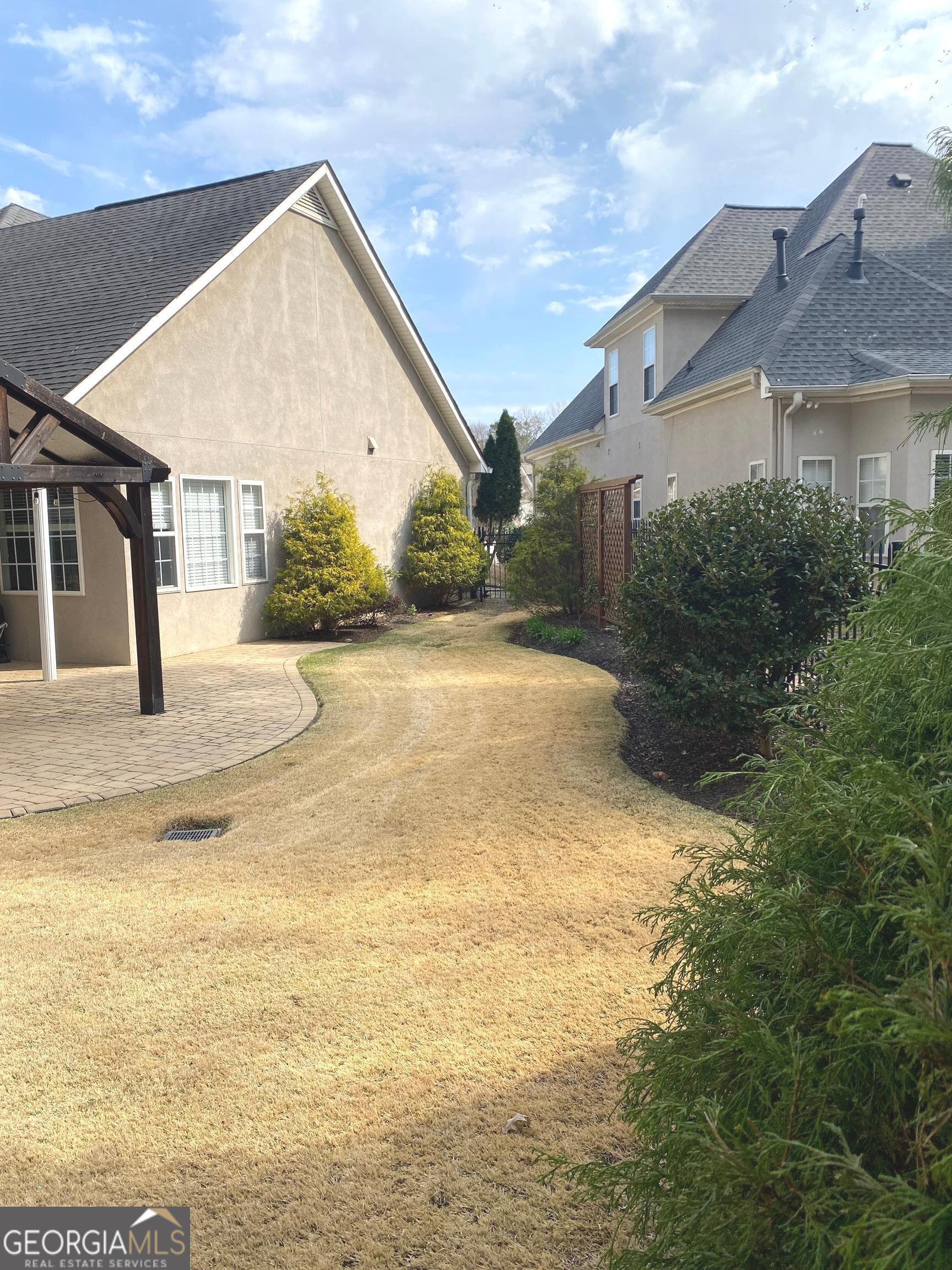 208 Lenox DR
