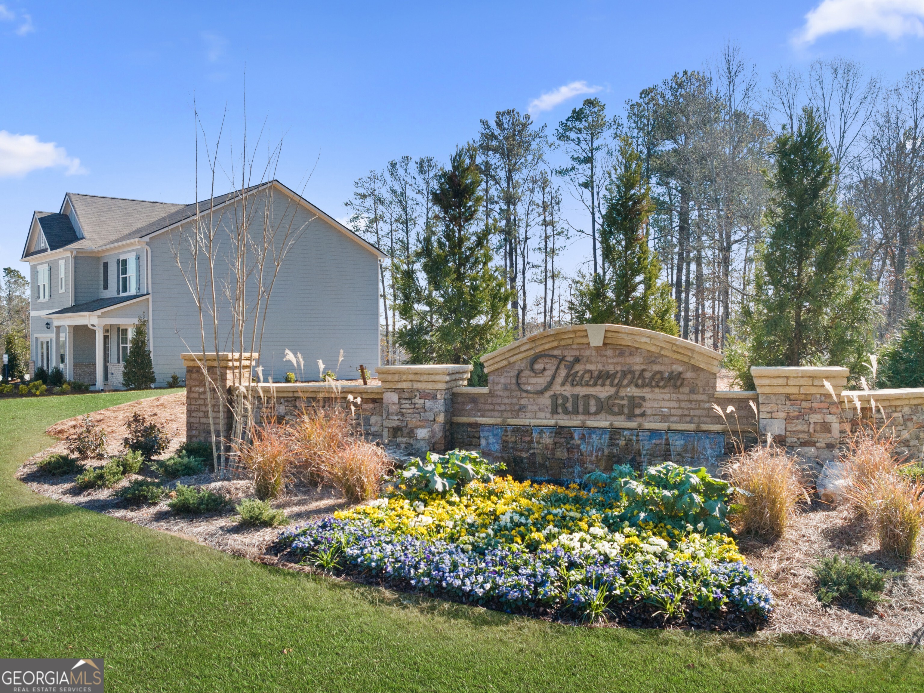 390 Thompson DR