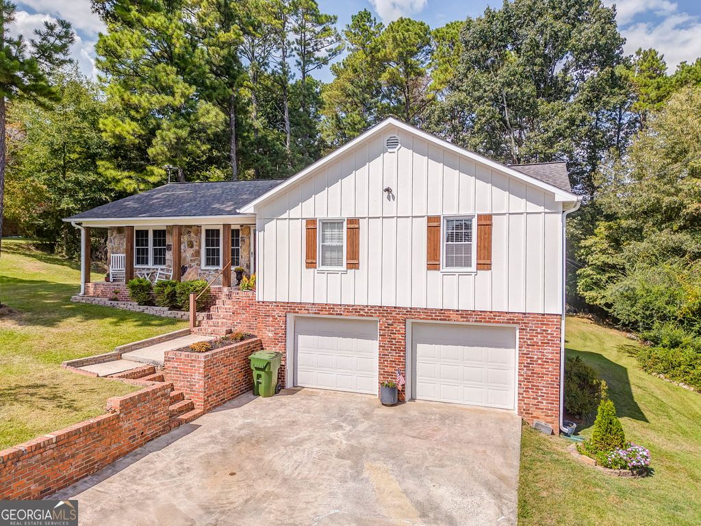 Photo of 32 Devonshire Drive SE, Rome, GA 30161 (MLS # 10764888)