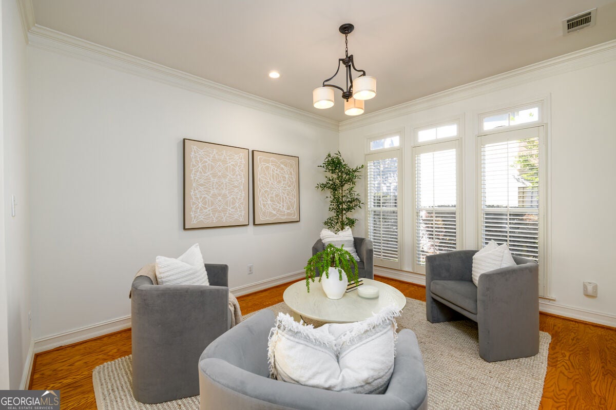 1560 Oak Park CV