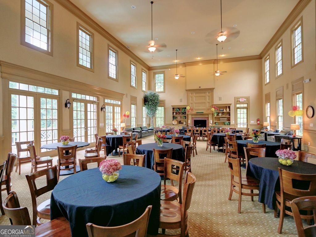 NORTHAMPTON - Residential