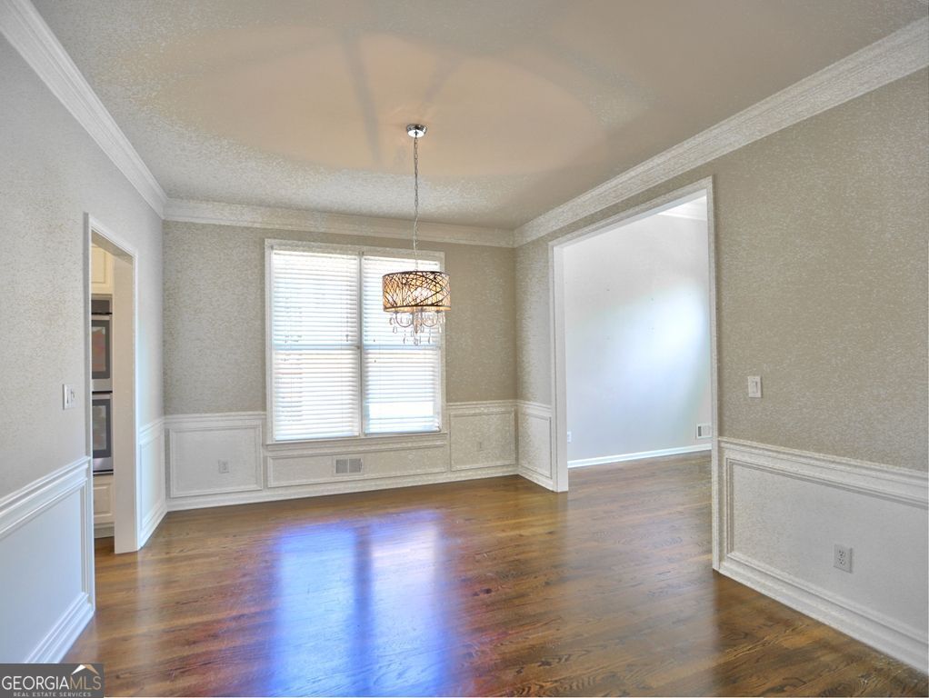 NORTHAMPTON - Residential