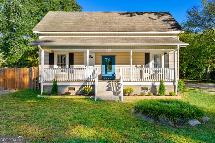 Photo 1 of 37 — 225 S Webb ST, Hartwell, GA 30643