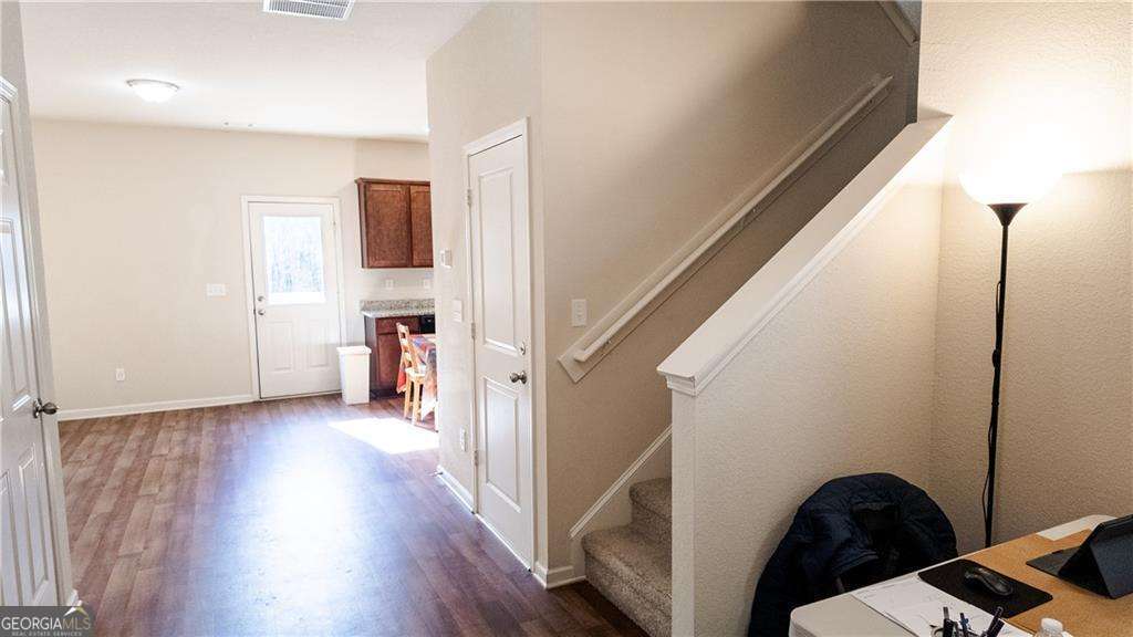 39 Darling LN