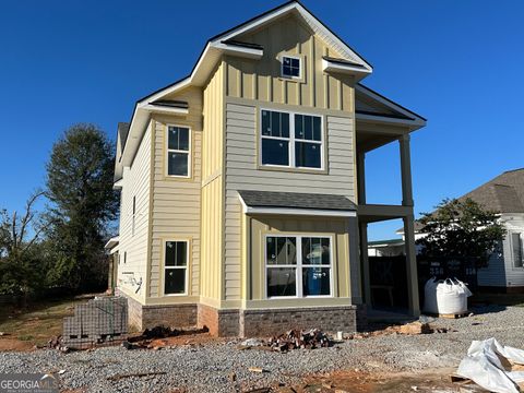 A home in Newnan