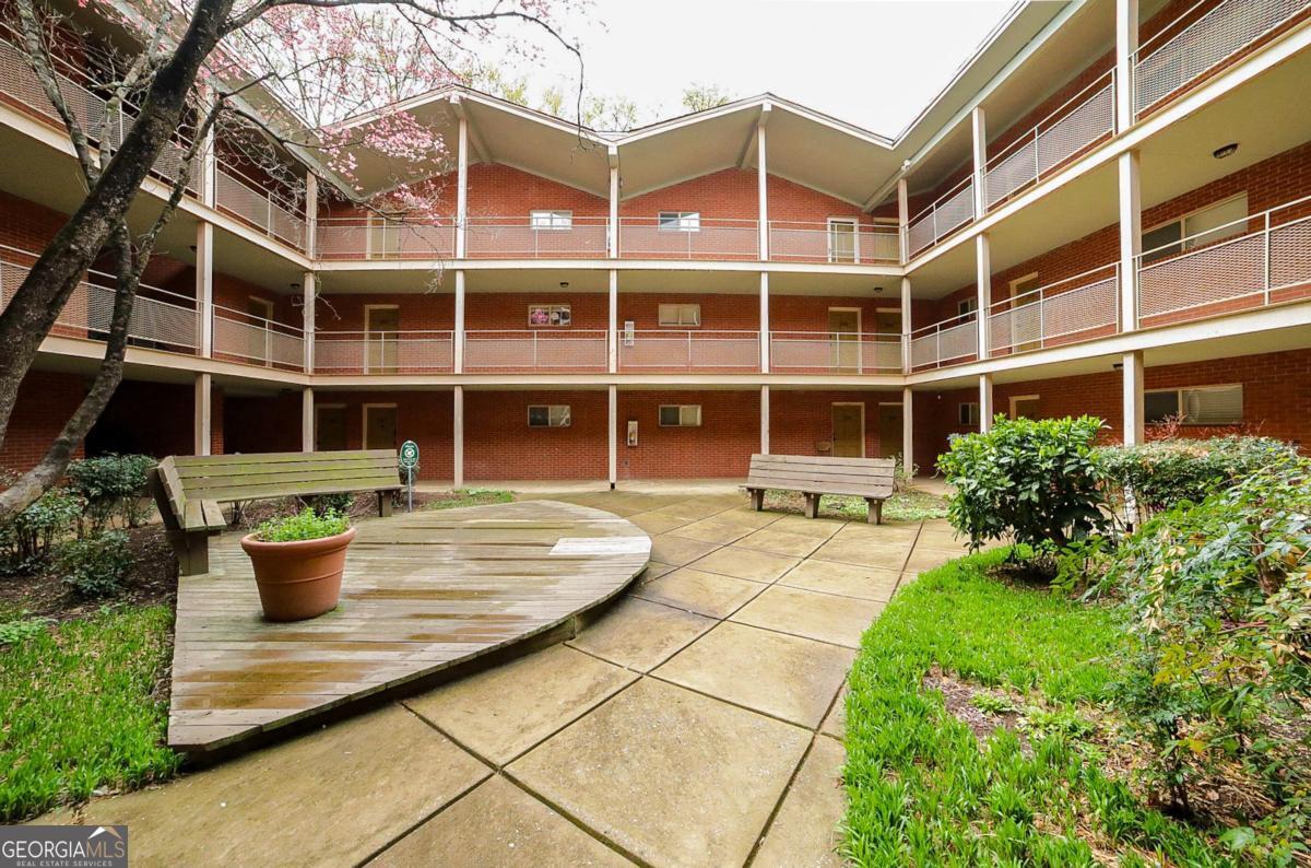250 Little ST D305