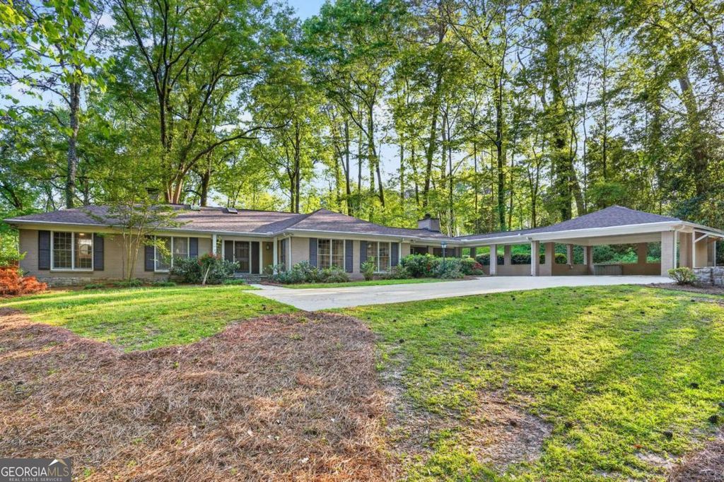 Photo of 1190 W Wesley Road NW, Atlanta, GA 30327 (MLS # 10733162)