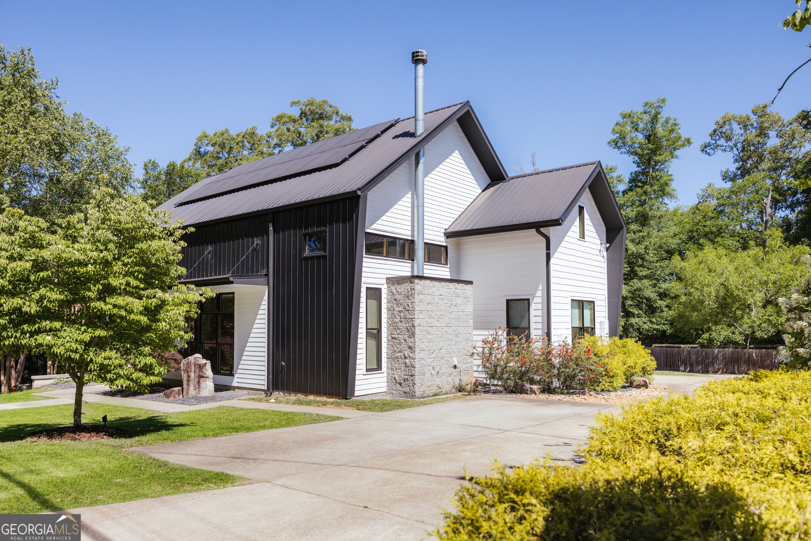 175 Hendrix AVE