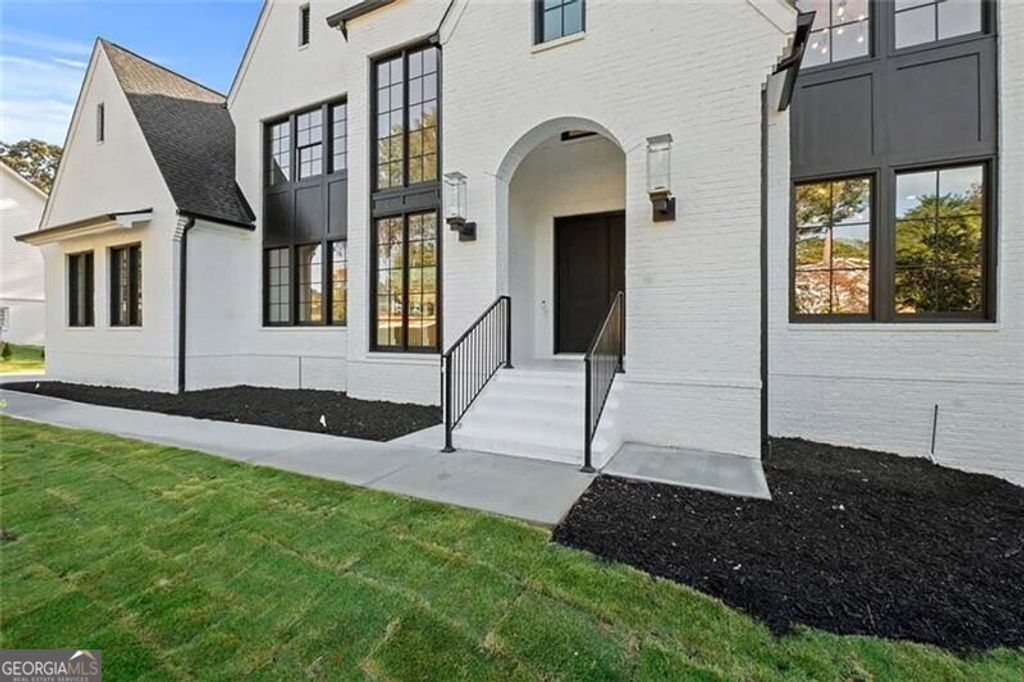 Photo of 584 Indian Hills Parkway, Marietta, GA 30068 (MLS # 10695735)