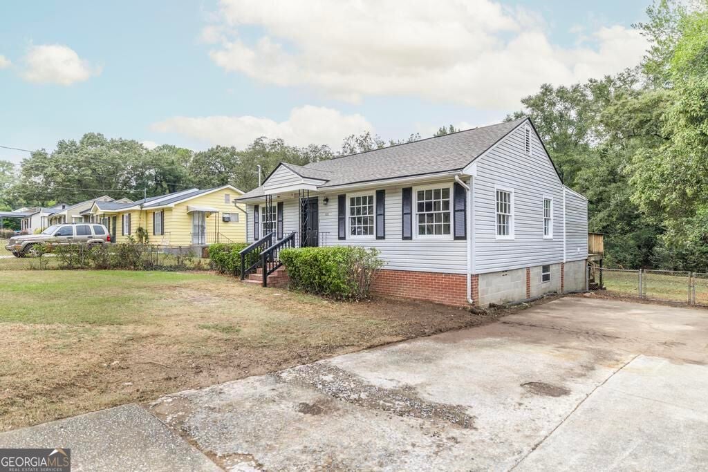 3529 McKenzie DR