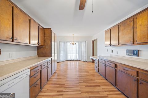 A home in Toccoa