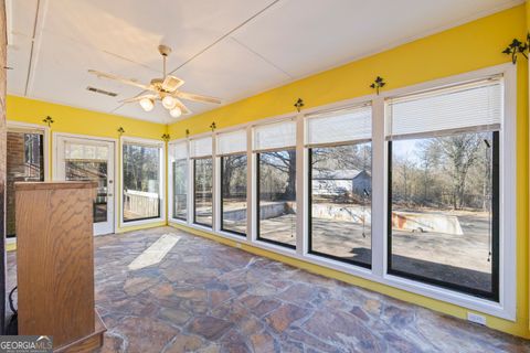 A home in Toccoa