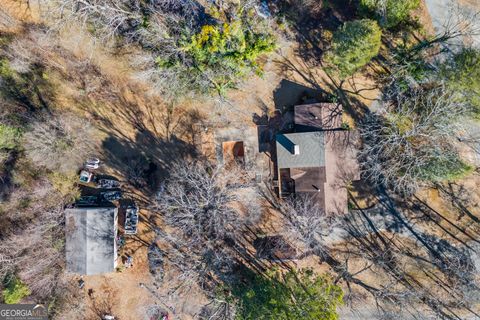 A home in Toccoa