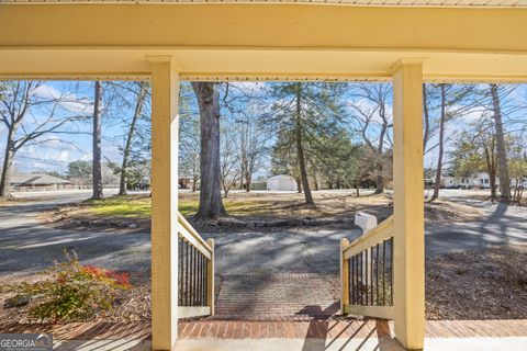 A home in Toccoa
