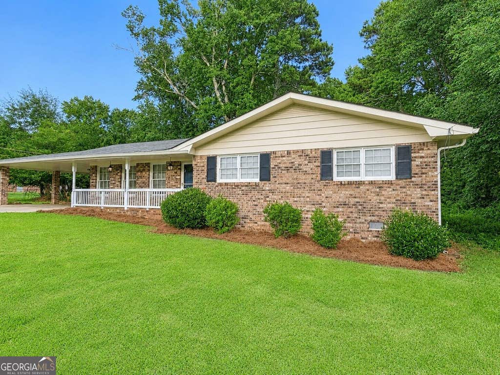 Photo of 886 Oakhill Court, Stone Mountain, GA 30078 (MLS # 10825485)