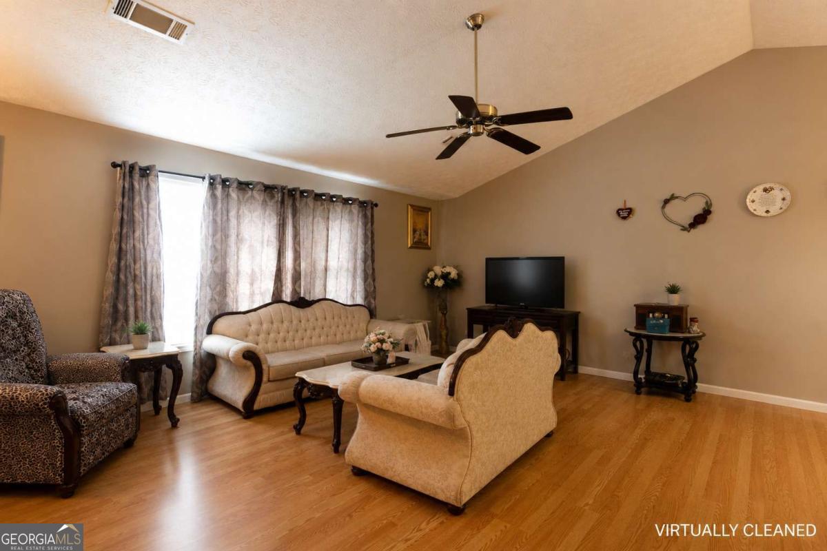 5534 Princeton Oaks LN