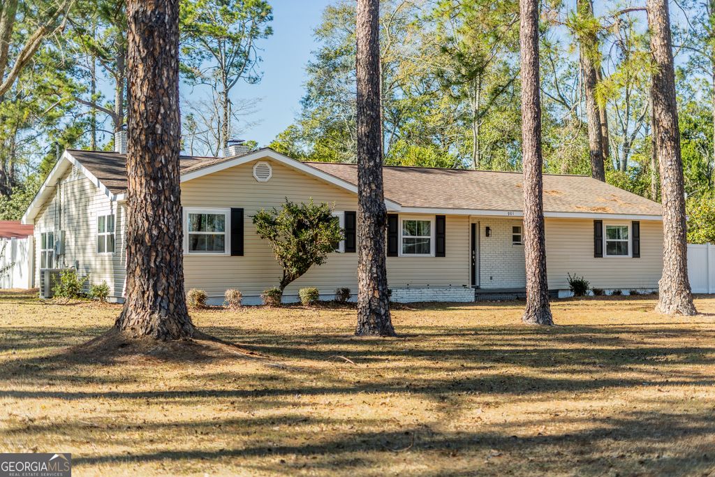 Photo of 901 City Boulevard, Waycross, GA 31501 (MLS # 10684196)
