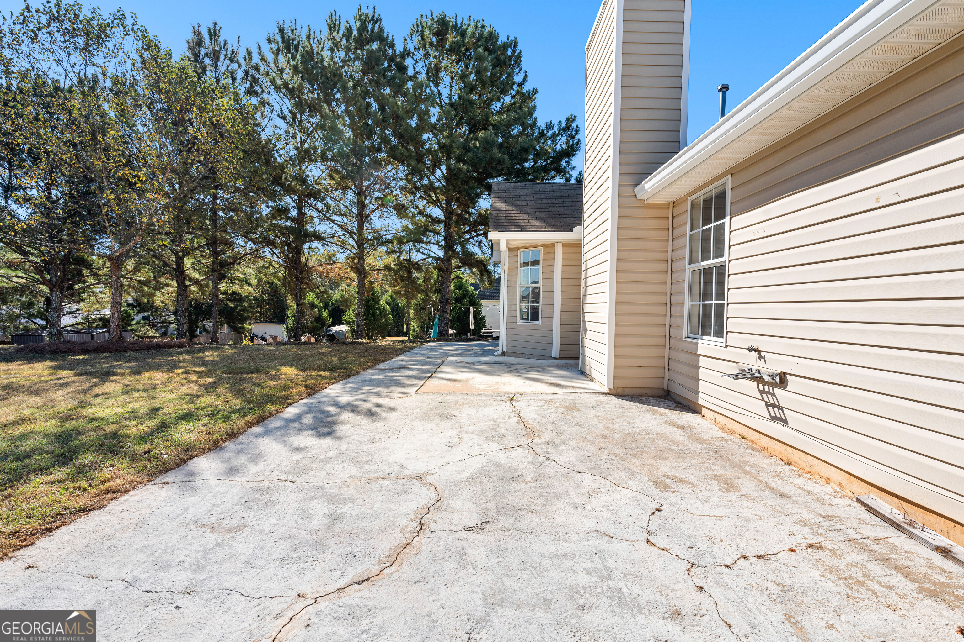 Covington, Georgia 30016, United States, 3 Bedrooms Bedrooms, ,2 BathroomsBathrooms,Residential,Pending,230381