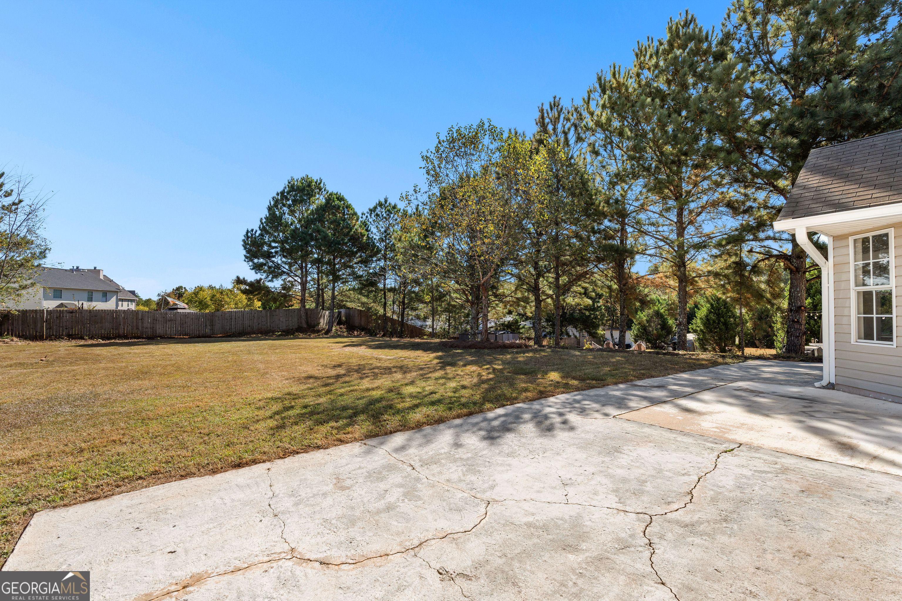 Covington, Georgia 30016, United States, 3 Bedrooms Bedrooms, ,2 BathroomsBathrooms,Residential,Pending,230381