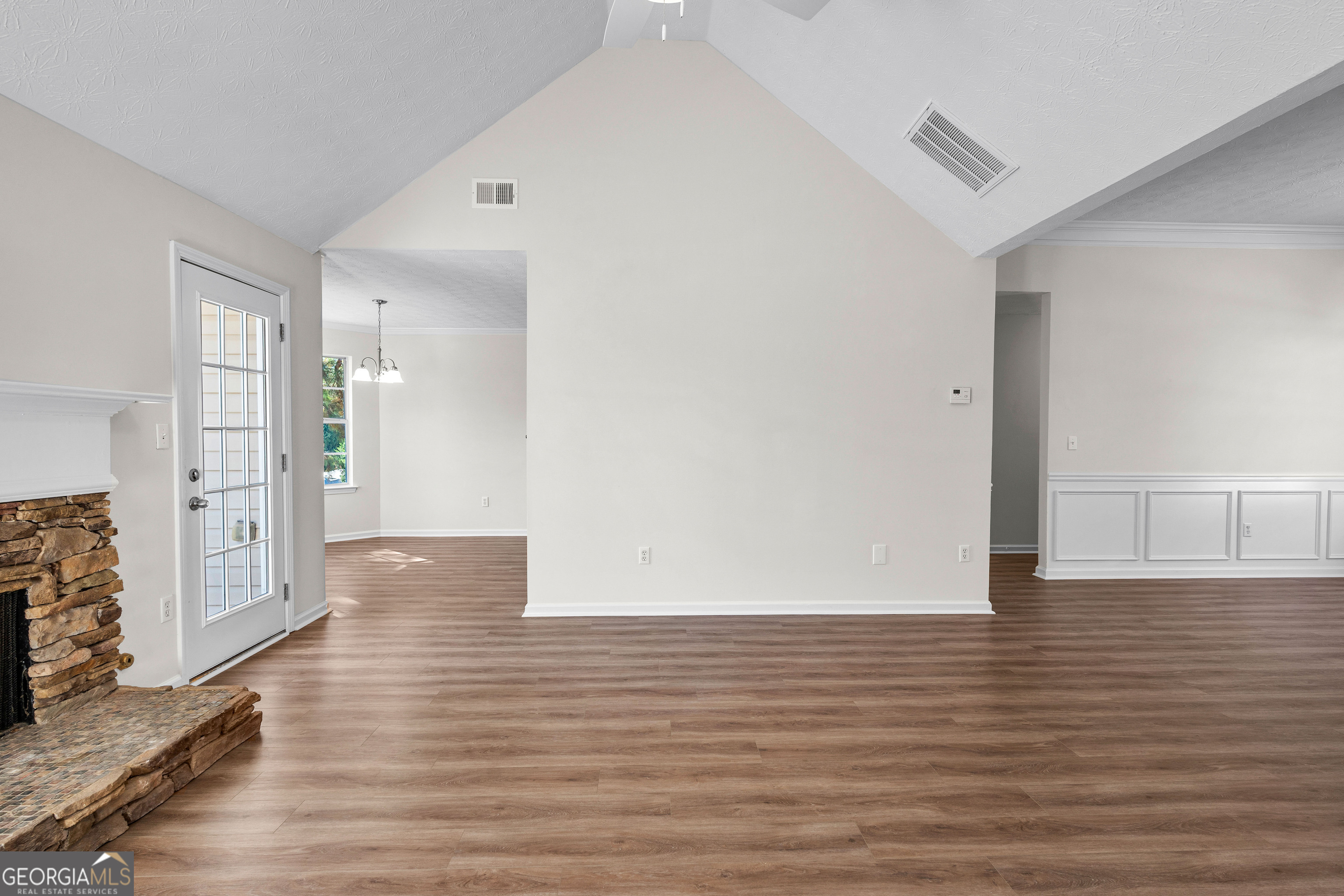 Covington, Georgia 30016, United States, 3 Bedrooms Bedrooms, ,2 BathroomsBathrooms,Residential,Pending,230381