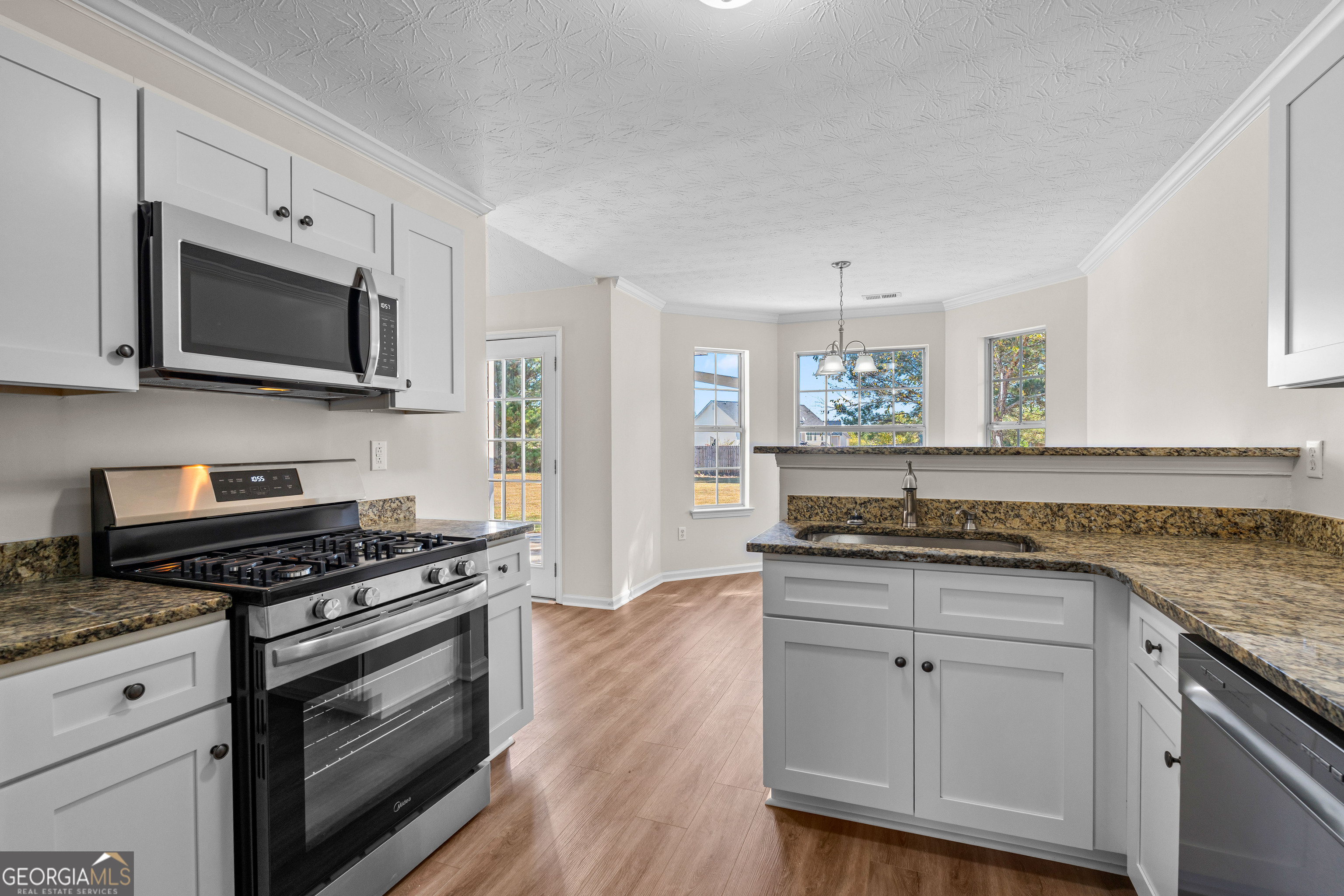 Covington, Georgia 30016, United States, 3 Bedrooms Bedrooms, ,2 BathroomsBathrooms,Residential,Pending,230381