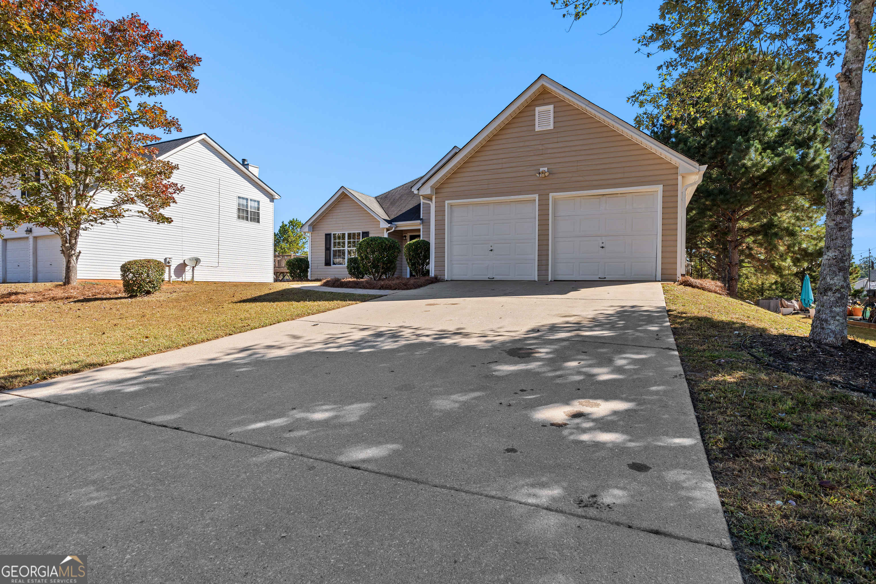 Covington, Georgia 30016, United States, 3 Bedrooms Bedrooms, ,2 BathroomsBathrooms,Residential,Pending,230381