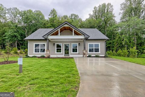 61 McTyeire DR Young Harris GA 30582
