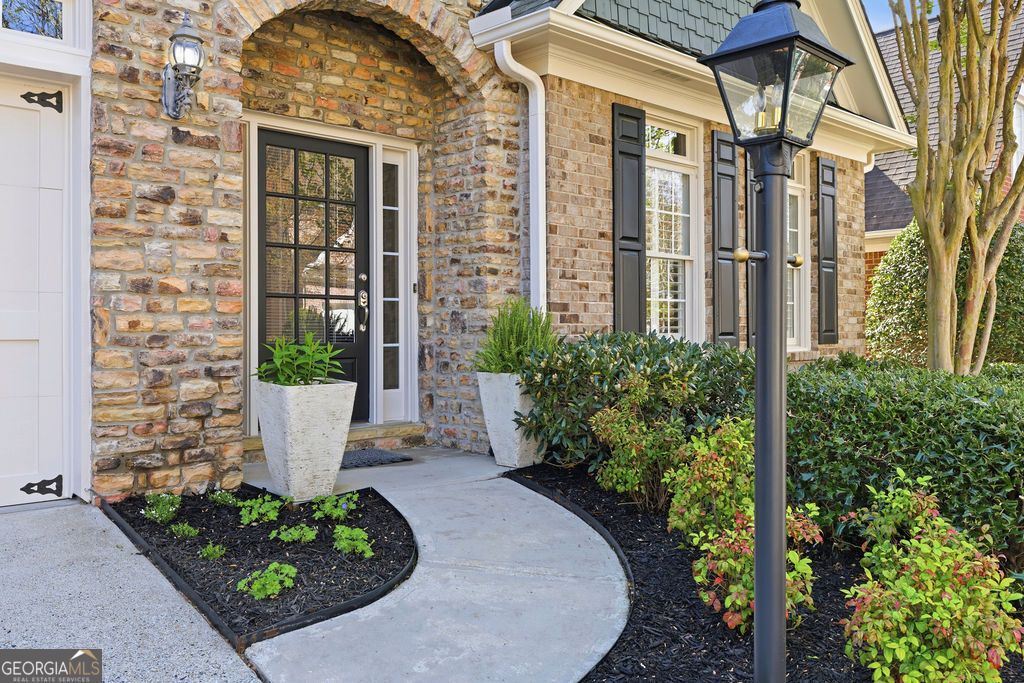 Photo of 305 Wembley Circle, Sandy Springs, GA 30328 (MLS # 10732177)