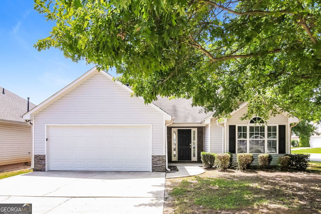 Photo of 1500 Logan Lane, McDonough, GA 30252 (MLS # 10693571)