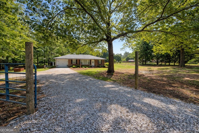 Photo of 230 N McDonough Road, Griffin, GA 30223 (MLS # 10812776)
