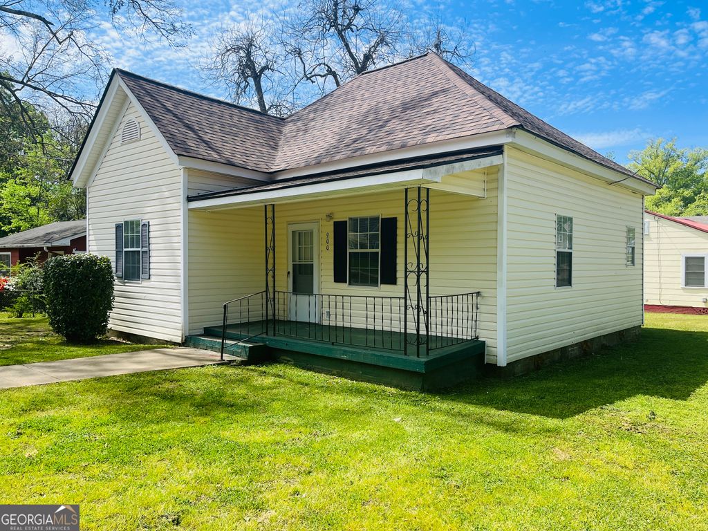 Photo of 900 Park Avenue, Lagrange, GA 30240 (MLS # 10724891)