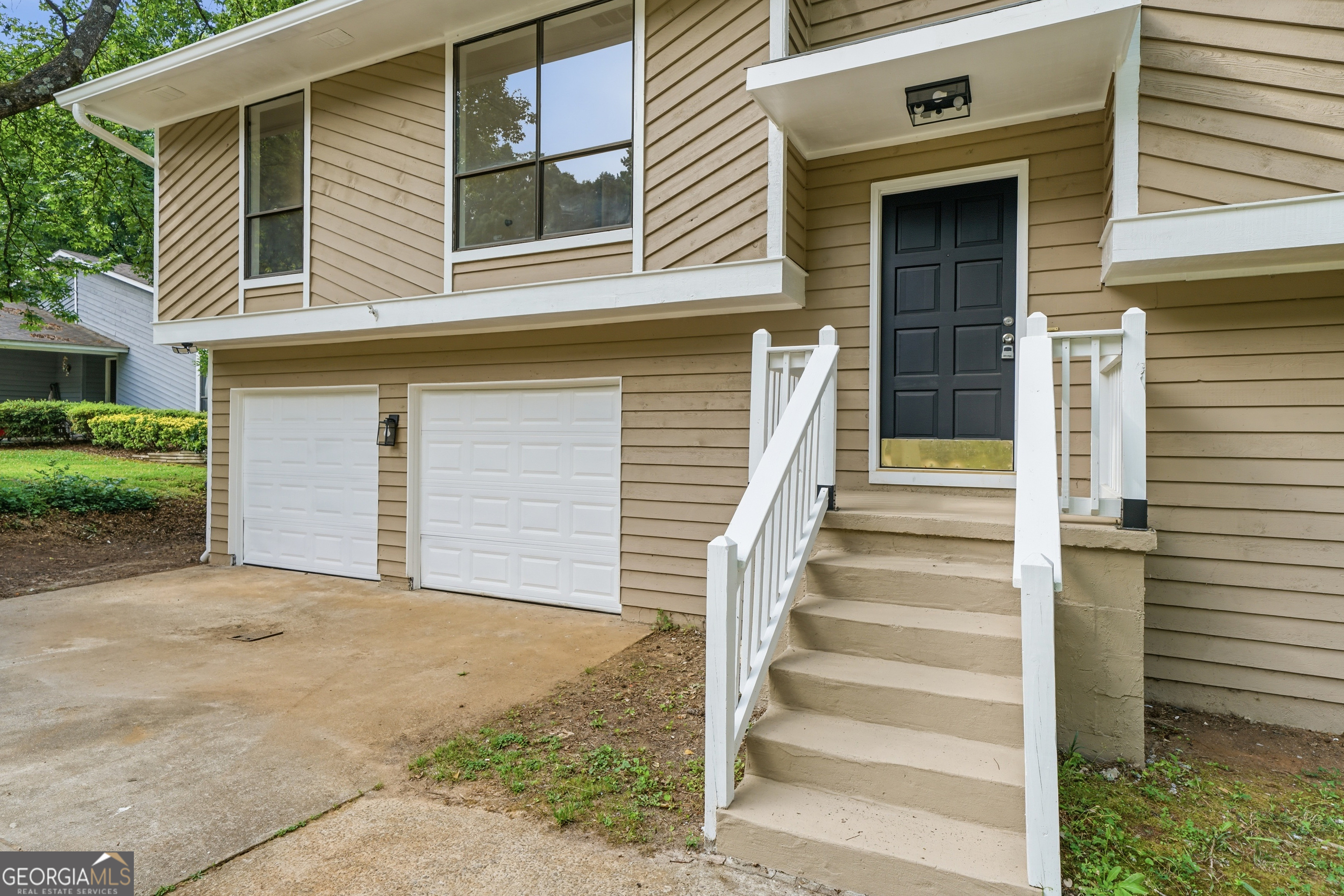 996 Park Forest Trl NW