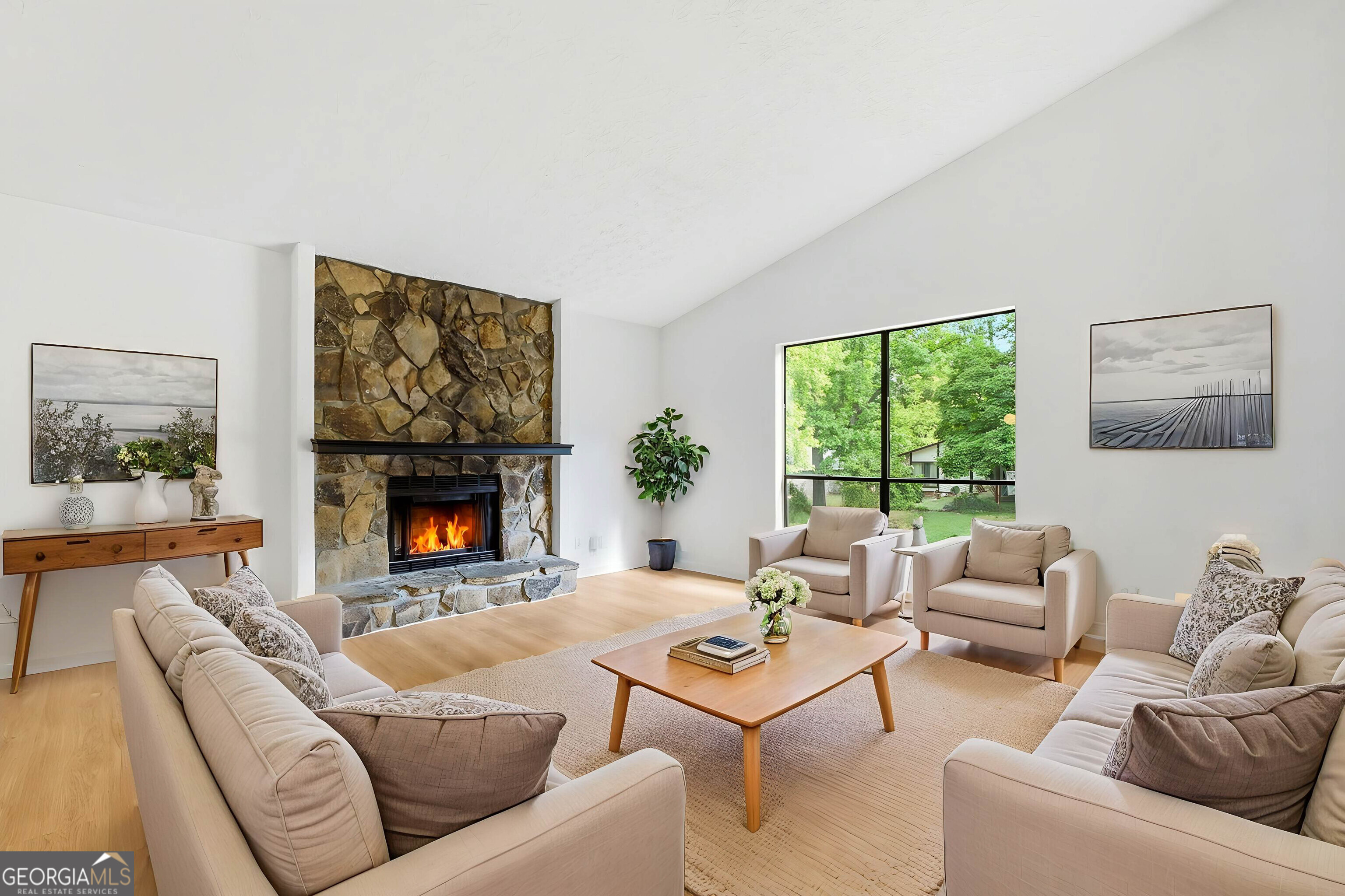 996 Park Forest Trl NW