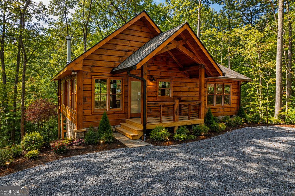 Photo of 100 Crystal Oliver Lane, Blue Ridge, GA 30513 (MLS # 10767942)