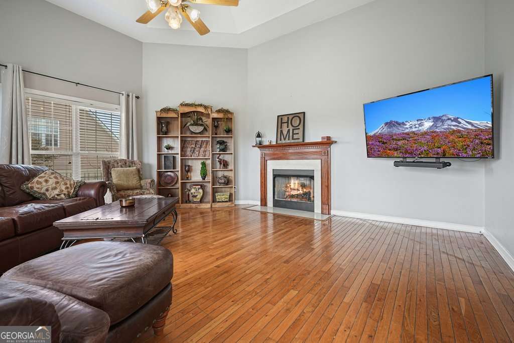 321 Hardwood Ridge LN