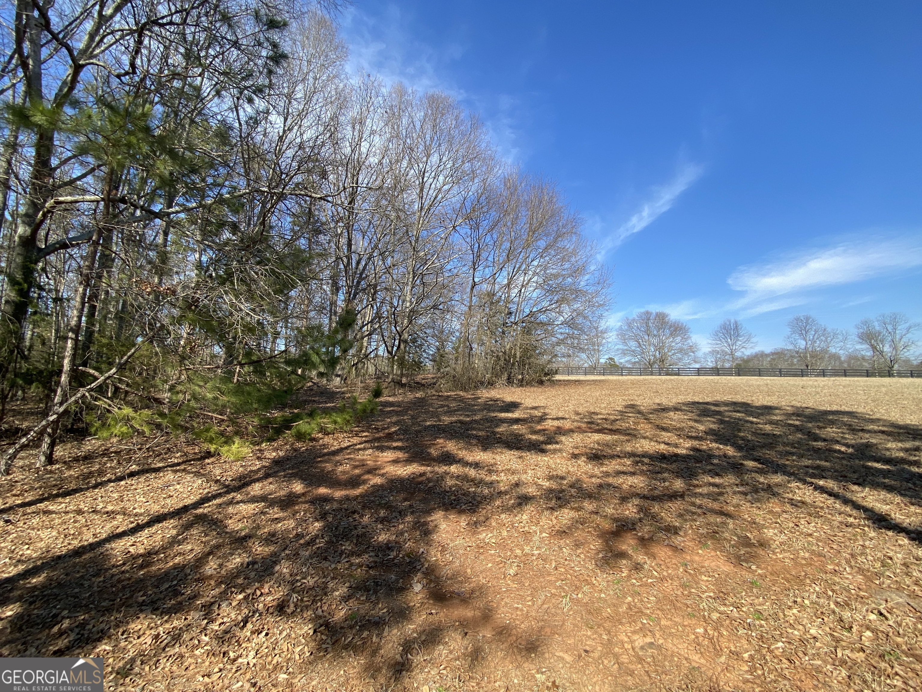 Majestic Shores is an upscale subdivision of newer homes in the sought-after Carter's Ferry area of the lake. You will have easy access to shopping and restaurants in the town of Hartwell. Lakefront and interior lots are available. The lakefront lots have private docks in place and each interior lot includes a private covered slip in the community dock. All of the lots have easy build sites and some are already cleared. The developer is also offering lot/build packages. Lot 22 is .57 acre in size.