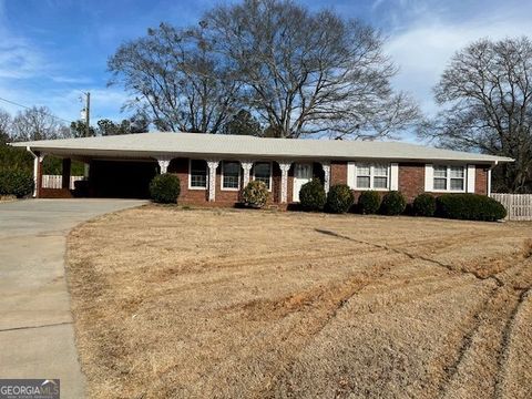 A home in Ellenwood