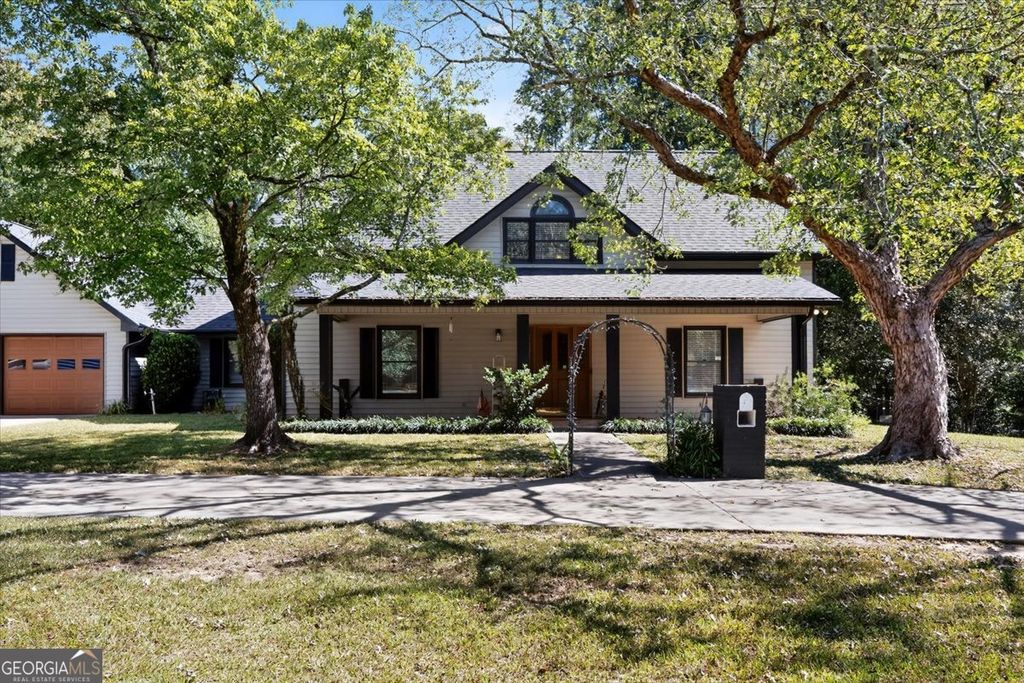 Photo of 1498 Beaver Oaks Drive, Macon, GA 31210 (MLS # 10618159)
